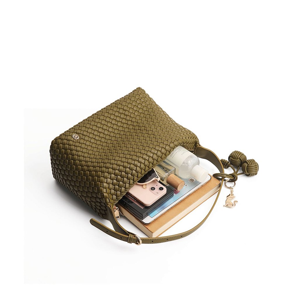 Anyaman Ruby Medium Shoulder Bag