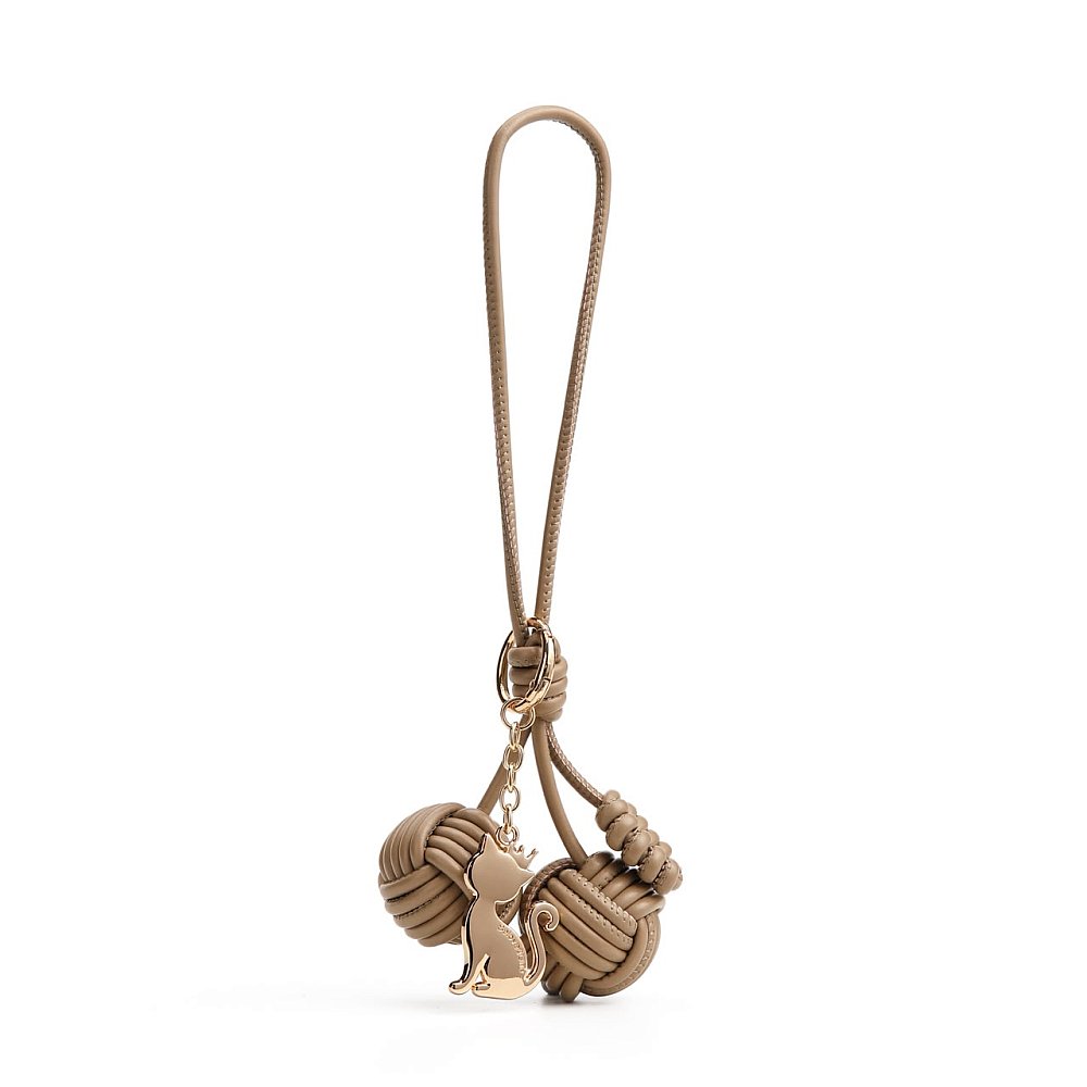 Anyaman Ball With Charm Poppy