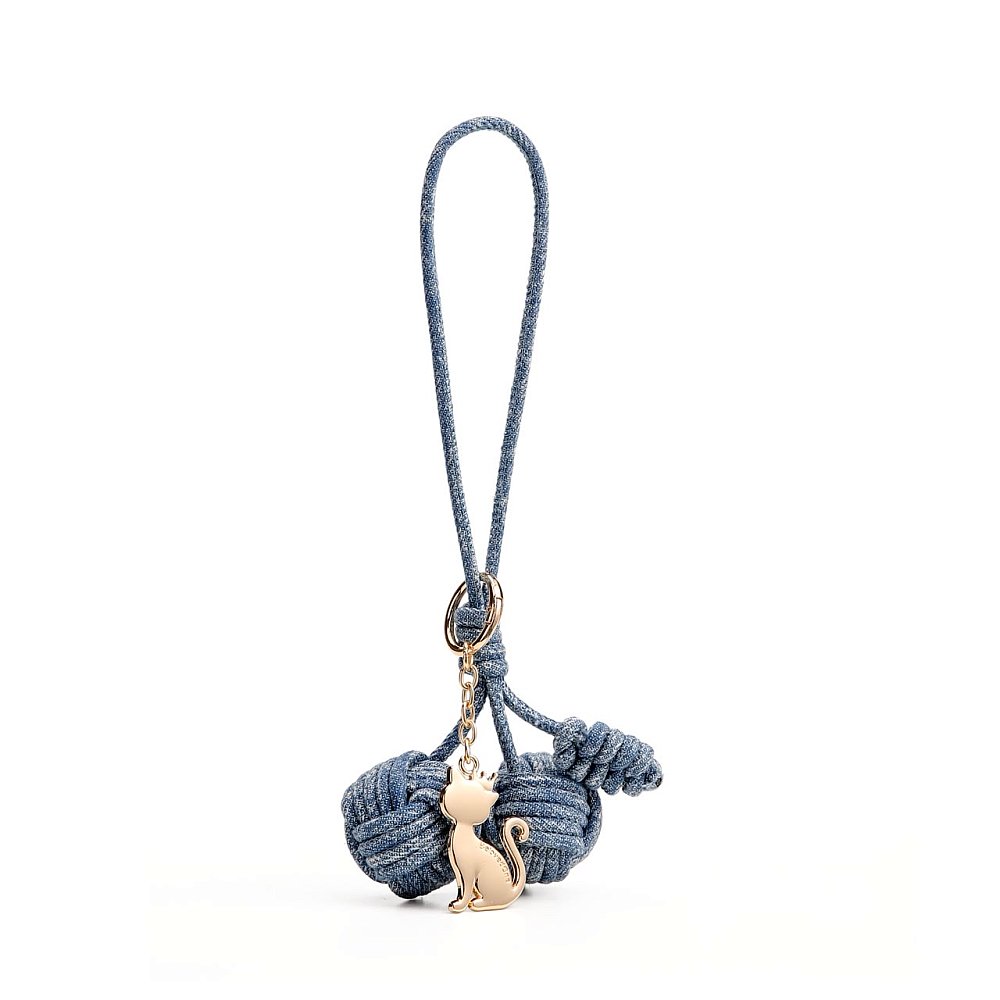 Anyaman Ball With Charm Poppy